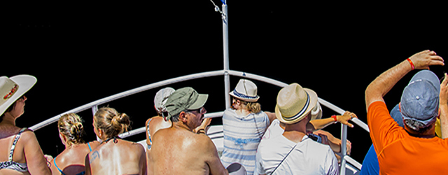 feature_img__tourists-on-boat-tou-leuteri-papadaki