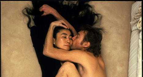 feature_img__i-annie-leibovitz-kai-oi-fotografies-diasimotiton-pou-afisan-istoria