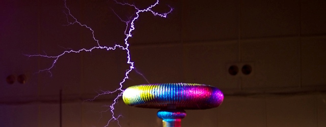 feature_img__paraksena-mousika-organa-singing-tesla-coil