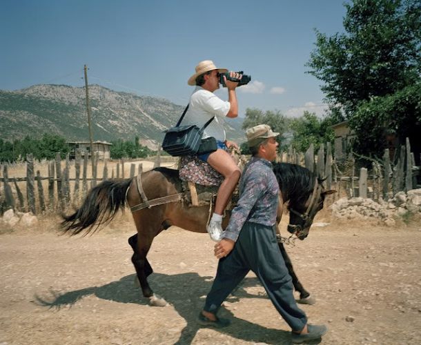 gallery_img_148_8__o-asinithista-sinithismenos-martin-parr