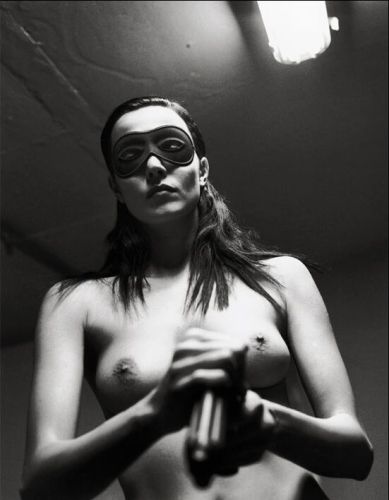 gallery_img_29_11__o-helmut-newton-sti-stegi-grammaton-kai-texnon